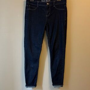 White House Black Market Jeans Dark Blue Skinny Leg Mid Rise Stretch.  Size S